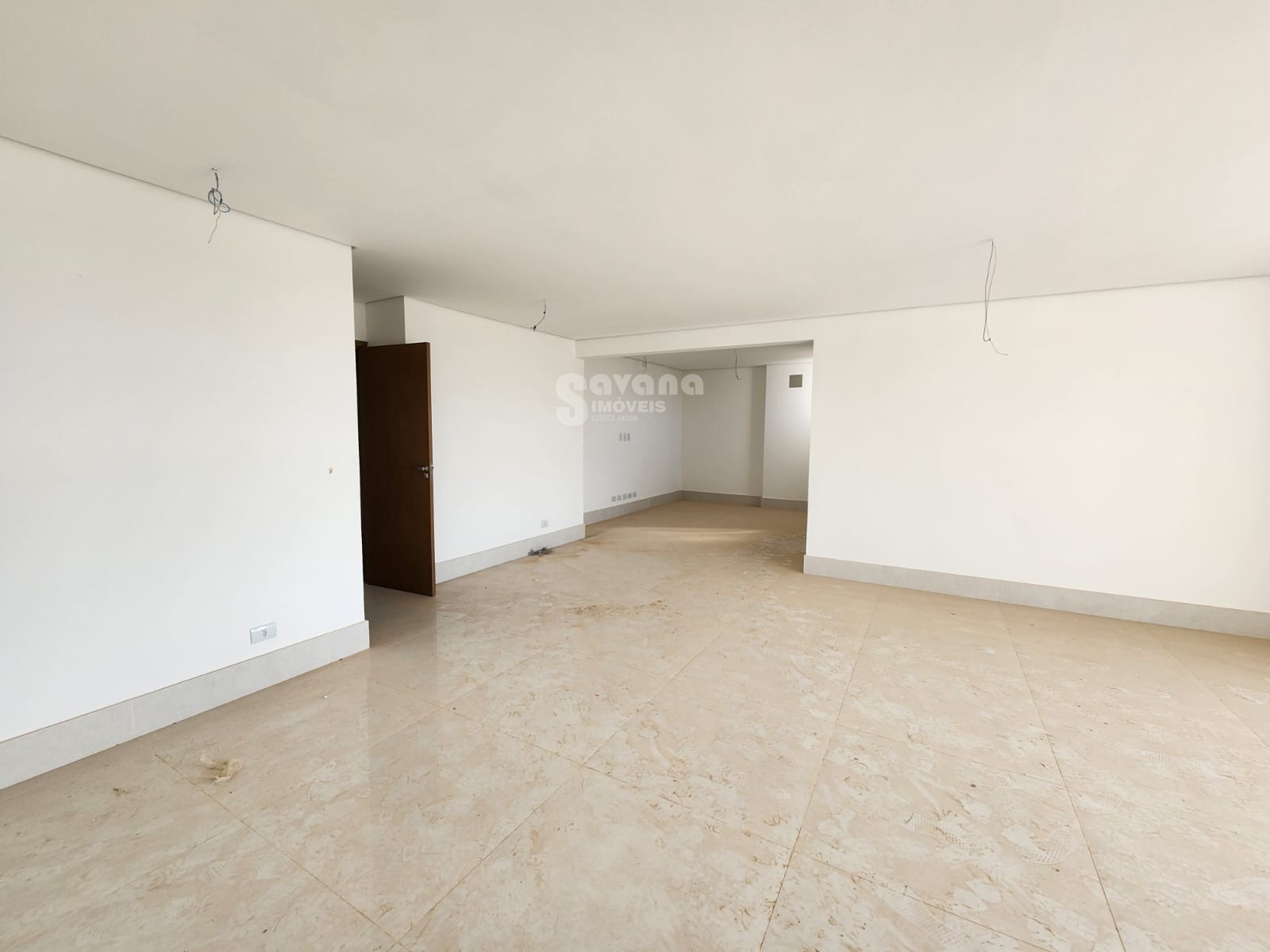 Apartamento à venda no bairro Condomínio Reserva do Lago